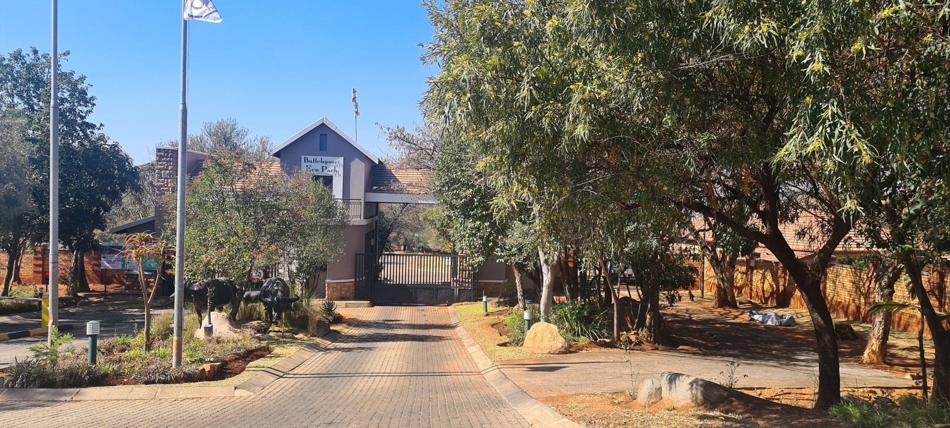 Build Your Dream Home Next to Buffelspoort Dam