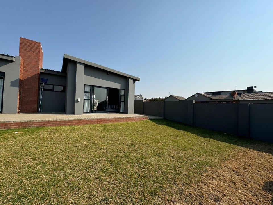 3 Bedroom House for Sale in Somerton Estate