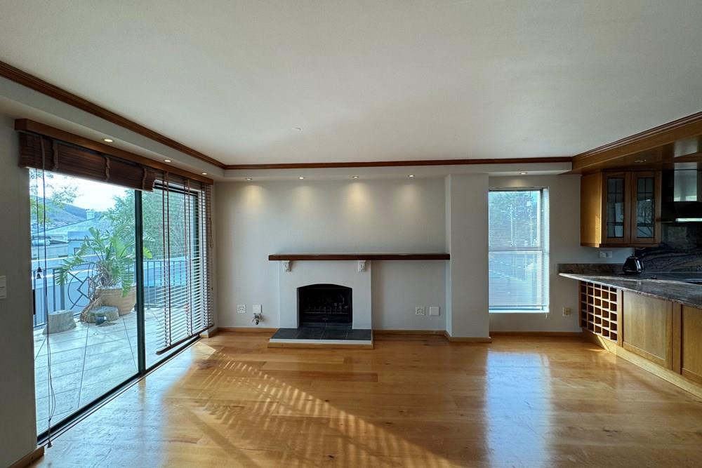 Apartment To Rent in Vredehoek, Cape Town