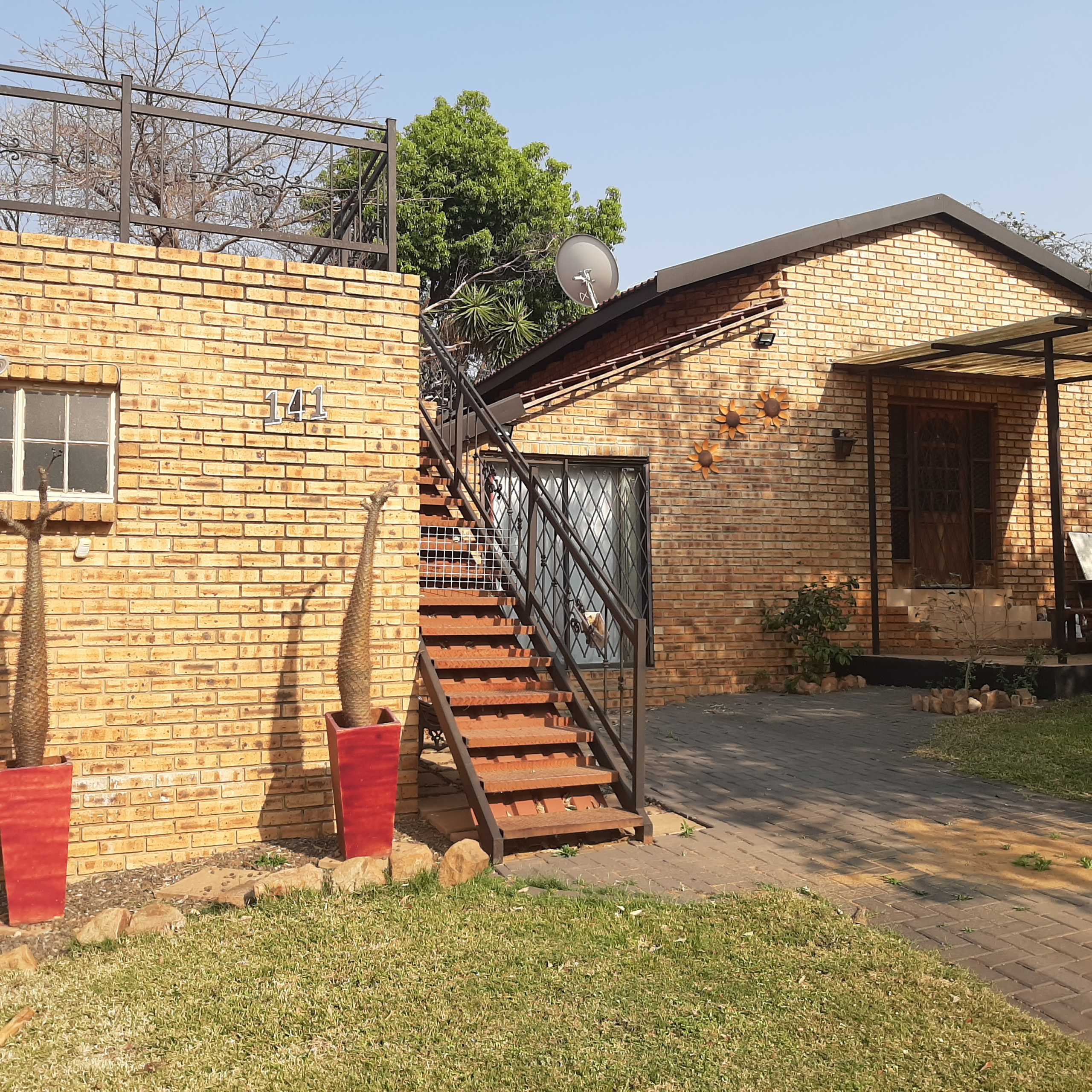 A nice looking 3 bedroom home in the old Geelhoutpark area