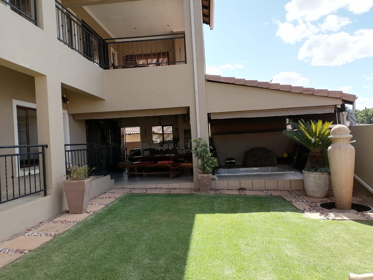 5 Bedroom mansion for sale Monument, Krugersdorp