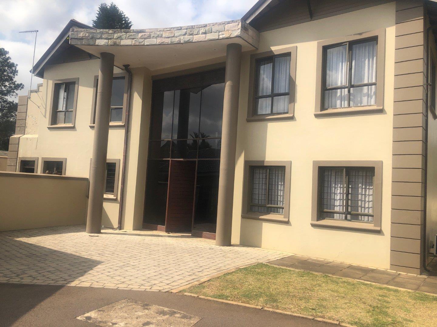 5 Bedroom House to Rent in Hillcrest Park
