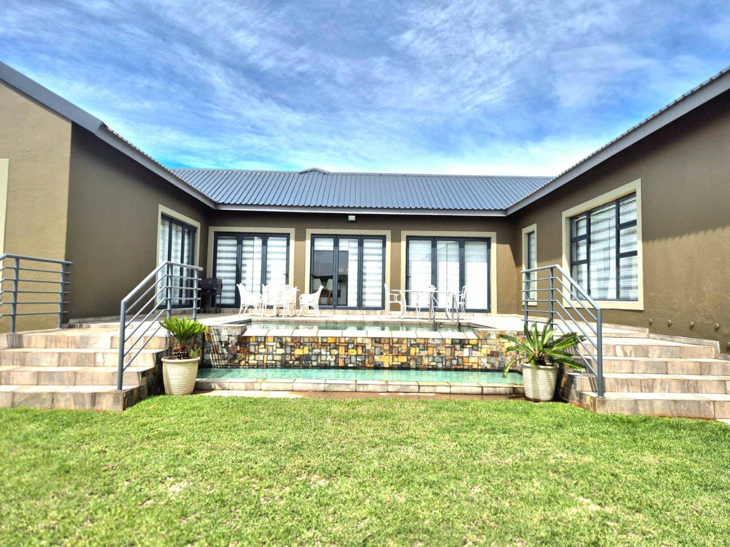 3 Bedroom House for Sale in Vulintaba Country Estate