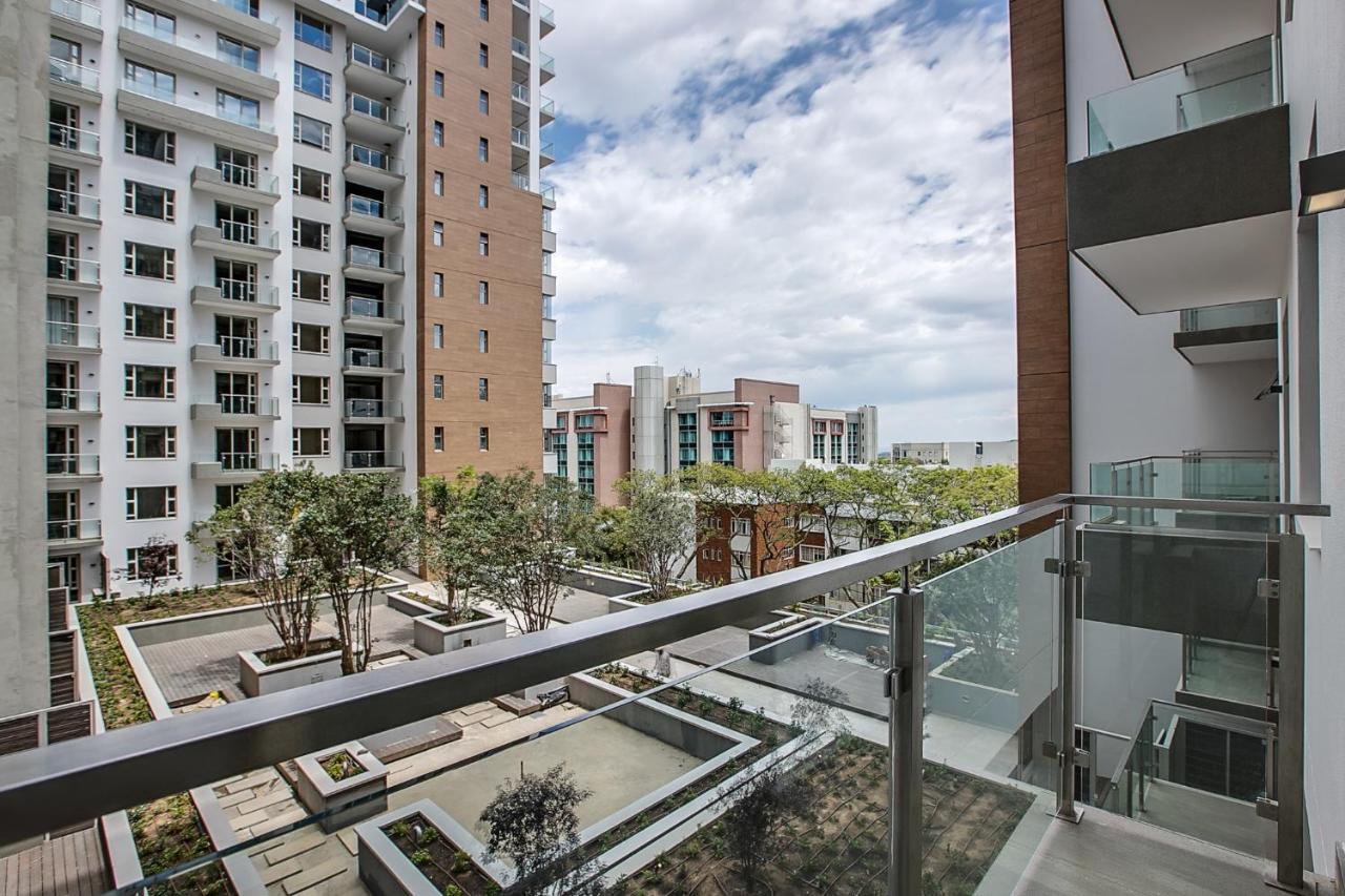 2 Bedroom Apartment / Flat to Rent in Rosebank