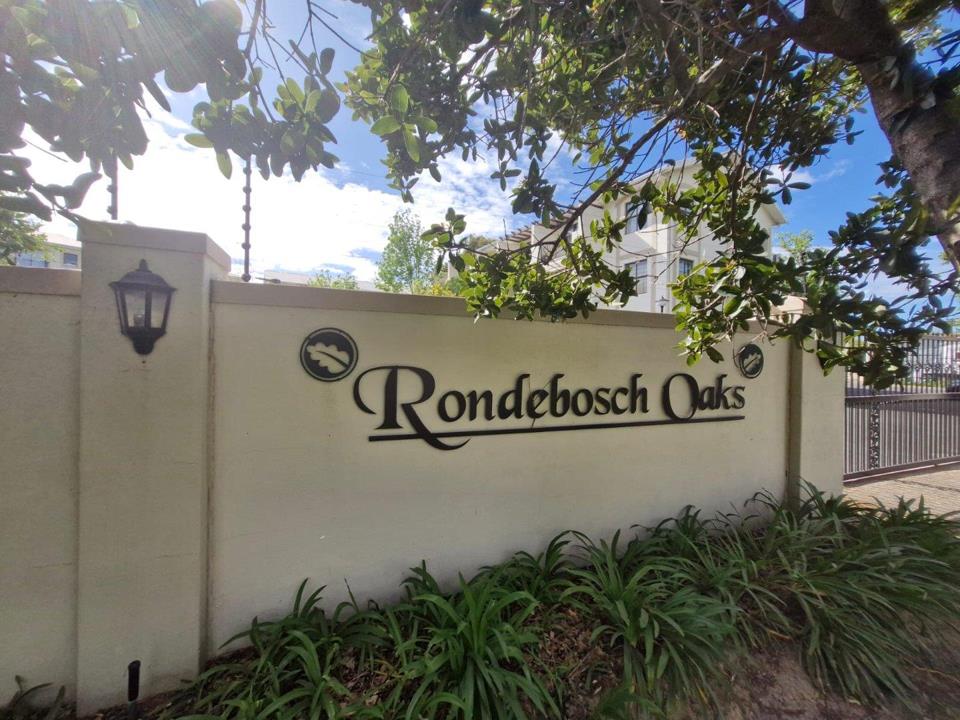 Studio – Apartment / Flat for Sale in Rondebosch