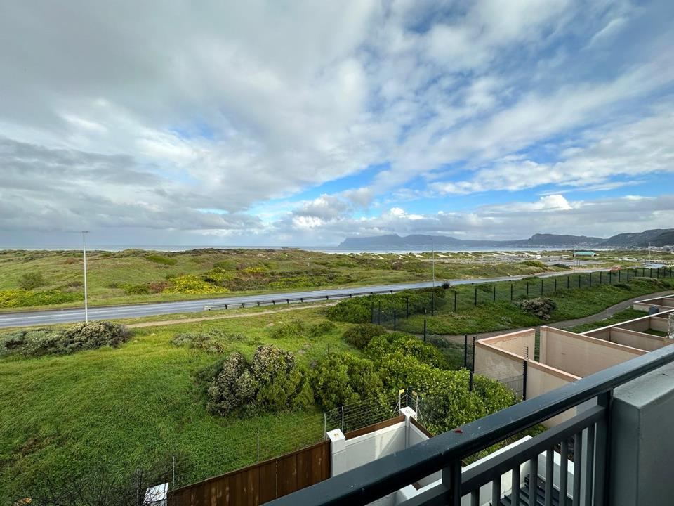 3 Bedroom House for Sale in Costa Da Gama