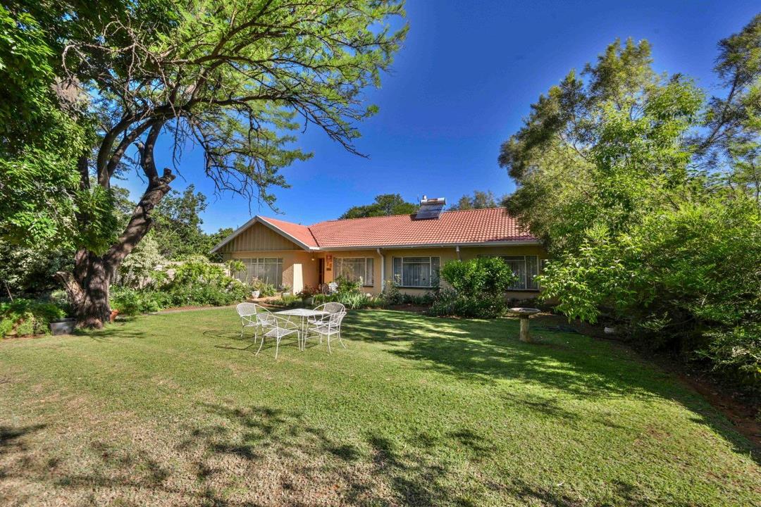 8 Bedroom House for Sale in Universitas