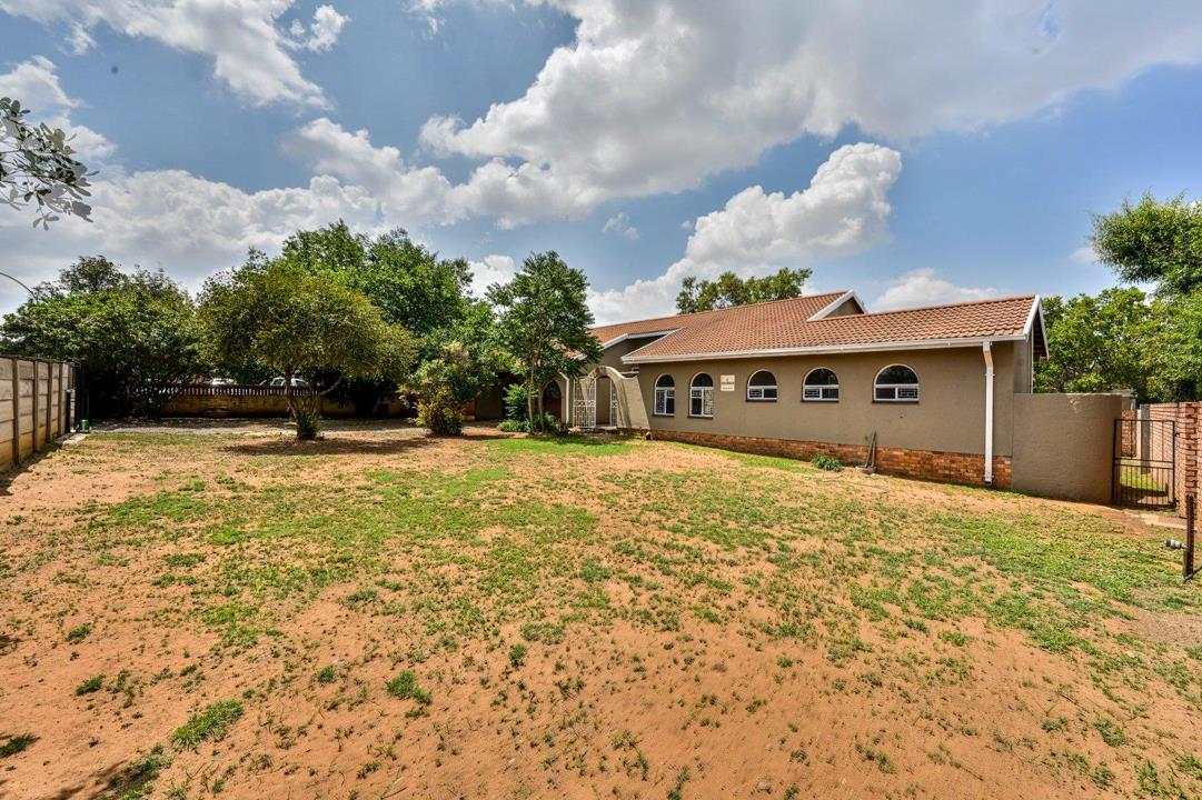 3 Bedroom House for Sale in Universitas Ridge