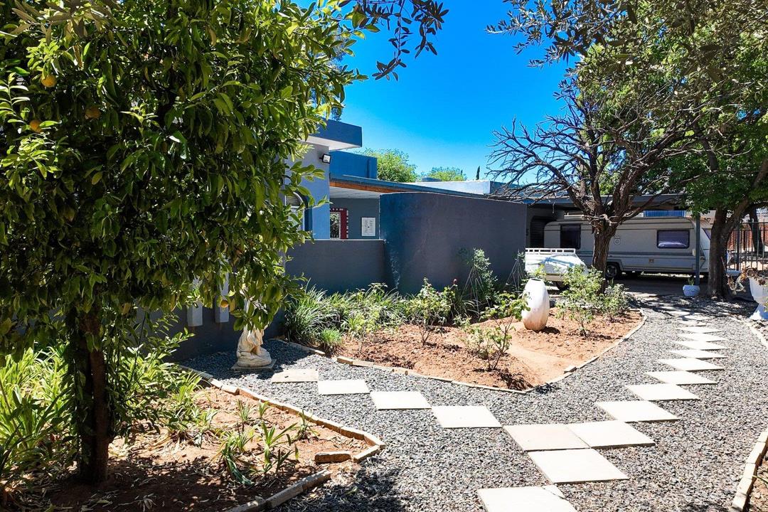 4 Bedroom House for Sale in Universitas Ridge