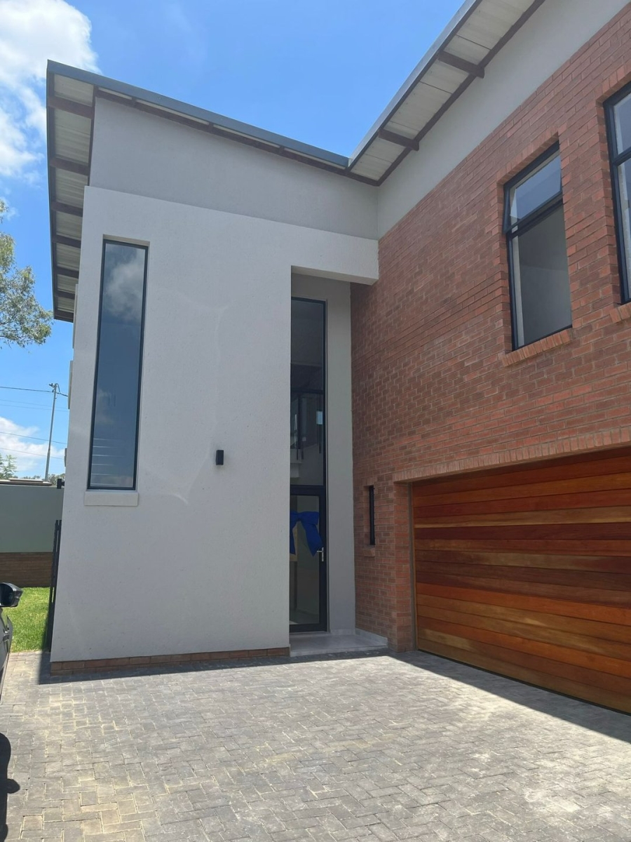 4 Bed House for Sale Carlswald Estate Midrand