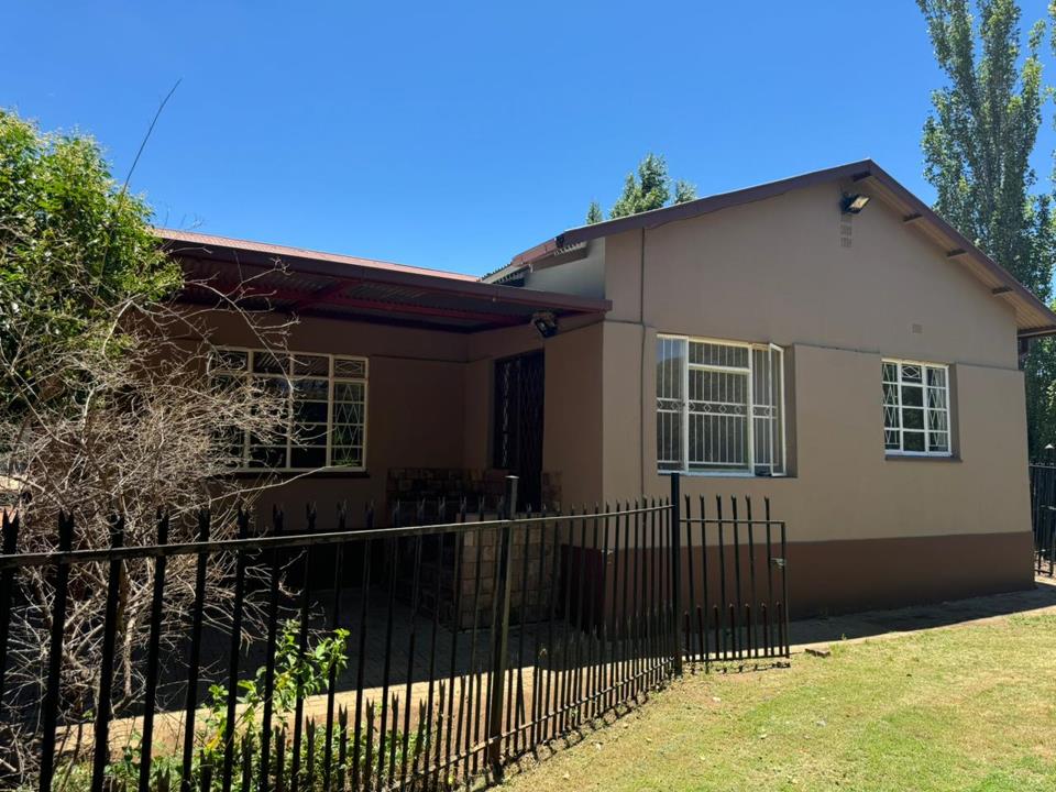 3 Bedroom House for Sale in Bayswater