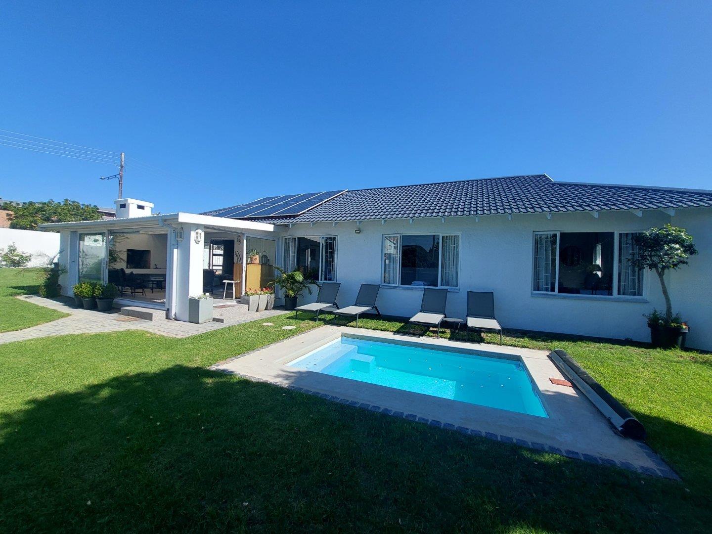 3 Bedroom House to Rent in Seaside Longships