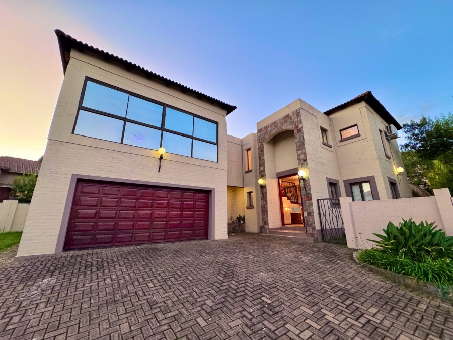 4 Bed Townhouse/Cluster for Sale Schuinshoogte Newcastle