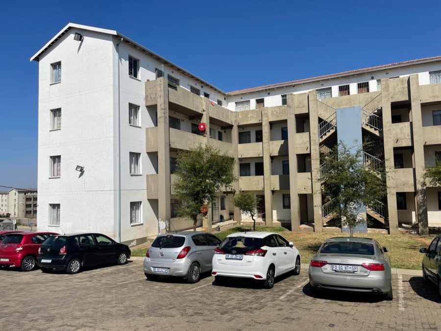 2 Bed Apartment/Flat for Sale Fleurhof Roodepoort