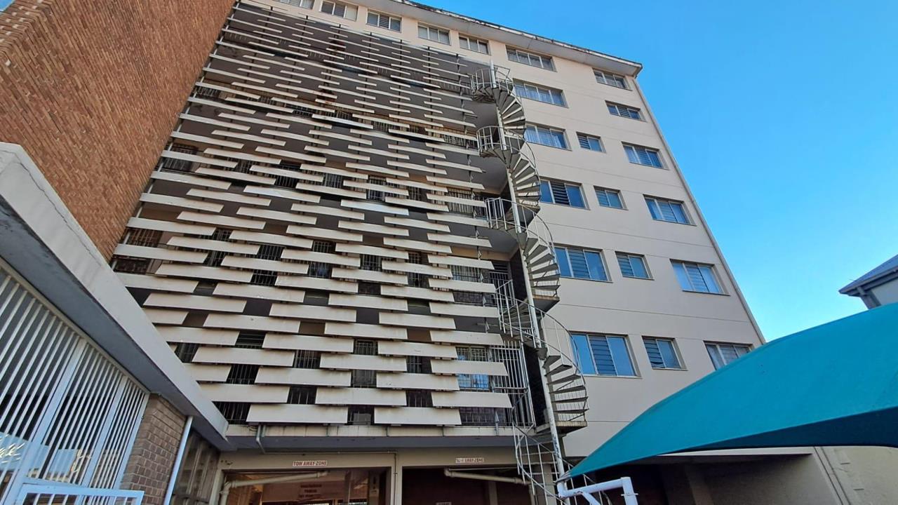 2 Bedroom Apartment / Flat for Sale in Bloemfontein Central