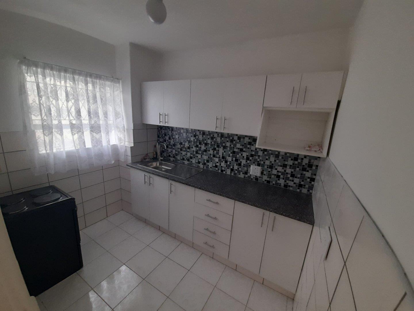 1 Bedroom Apartment / Flat for Sale in Essenwood