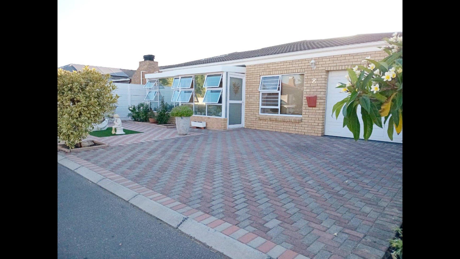 2 Bedroom House for Sale in Viking Village