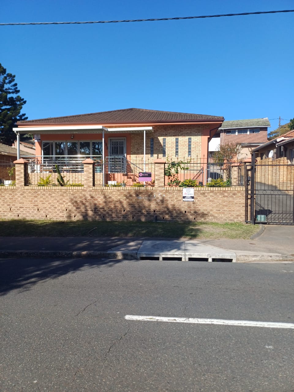 4 Bedroom House for Sale in Sparks Estate