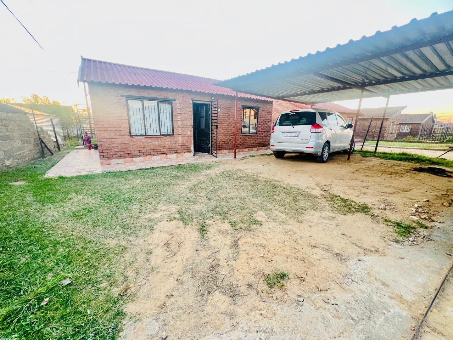 2 Bedroom House to Rent in Madadeni A