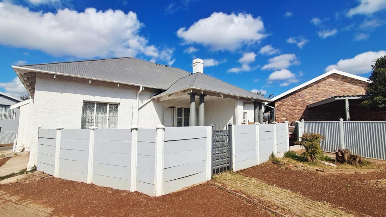 4 Bedroom Townhouse for Sale in Navalsig