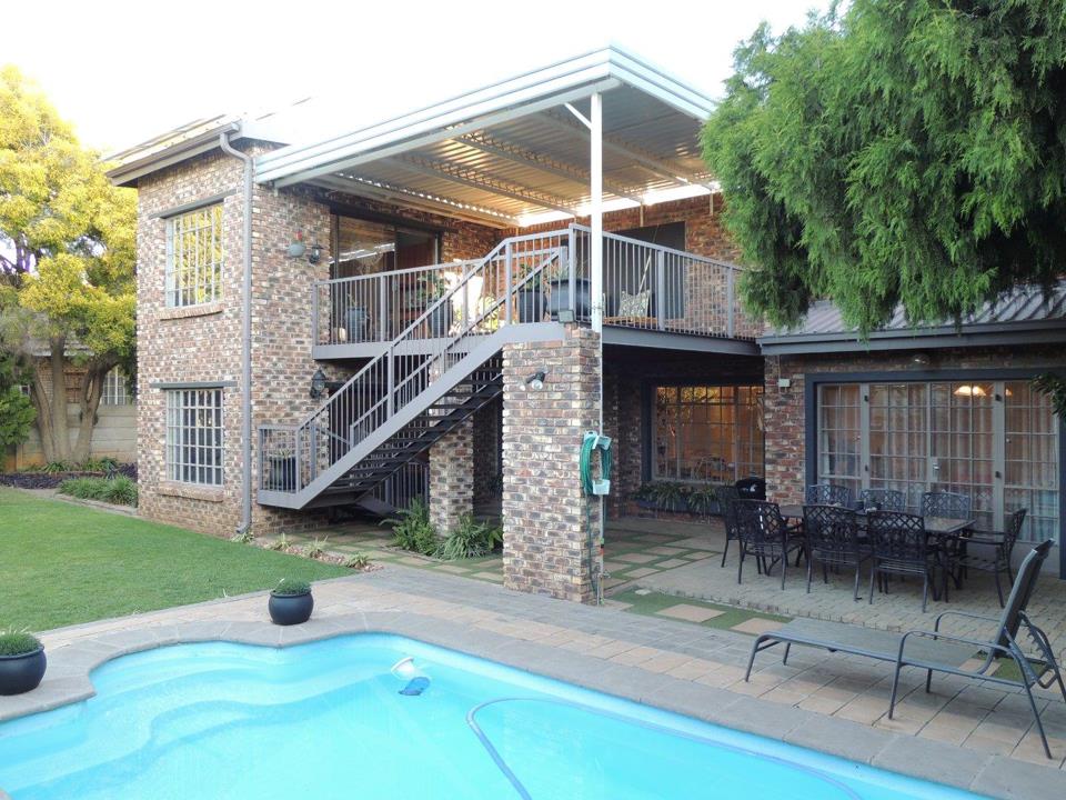 3 Bedroom House for Sale in Langenhovenpark