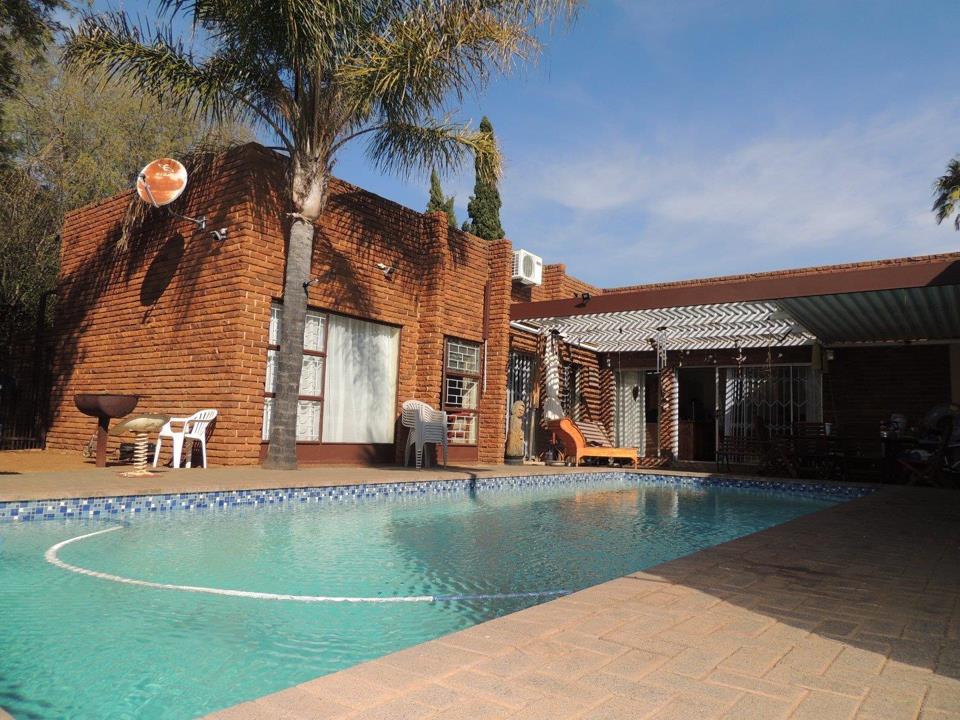 5 Bedroom House for Sale in Heuwelsig