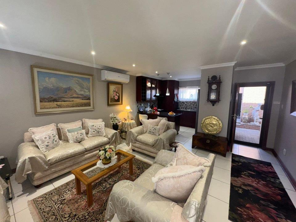 2 Bedroom Townhouse for Sale in Pentagon Park