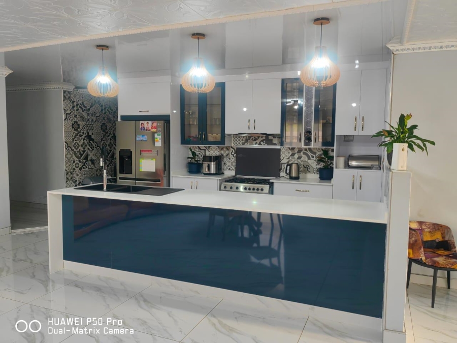 4 Bed House for Sale Sunset View Newcastle