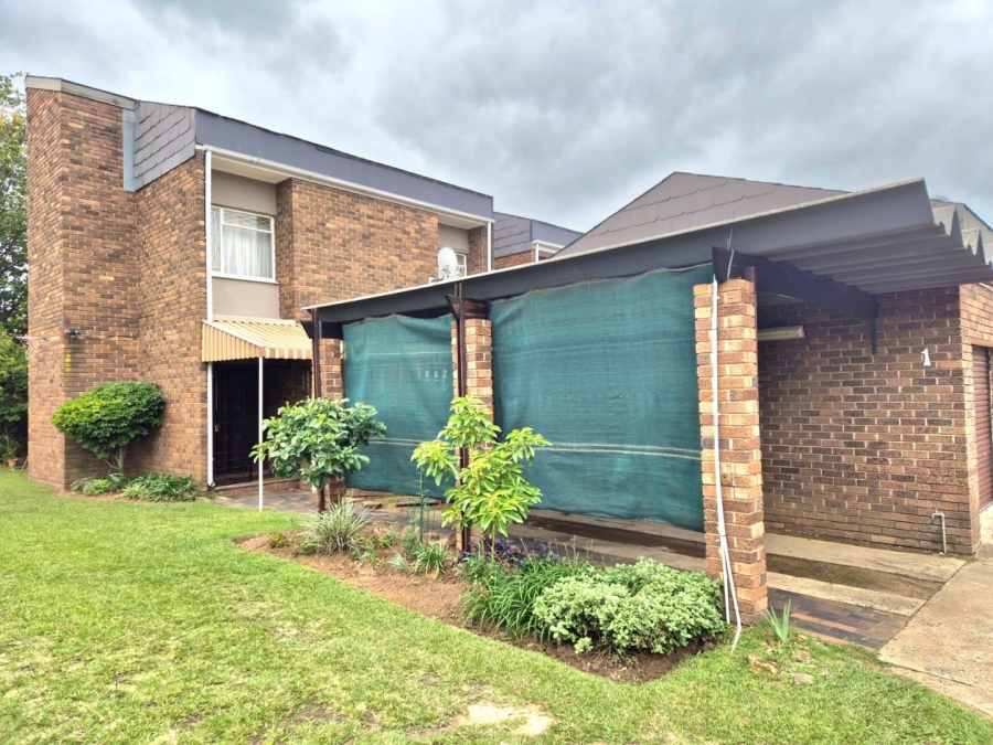 3 Bed Townhouse/Cluster for Sale Huttenheights Newcastle